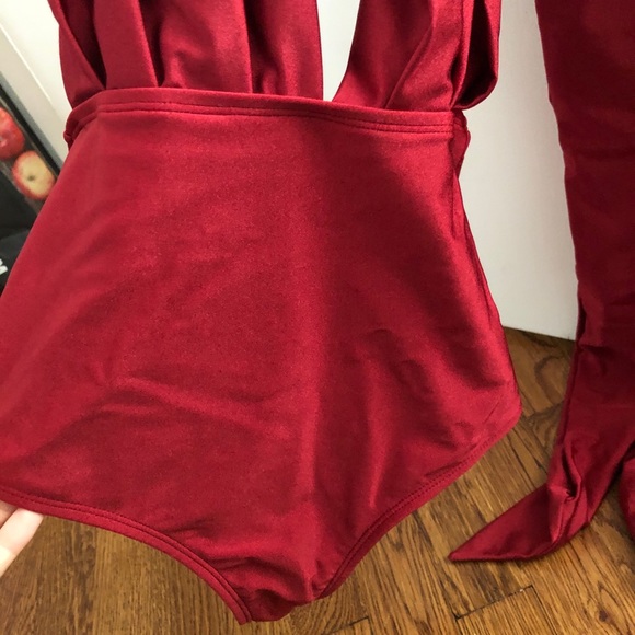 Red silk bodysuit showpo - Picture 4 of 5